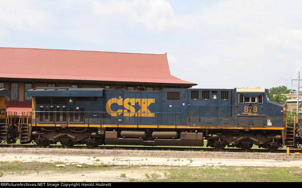 CSX 878